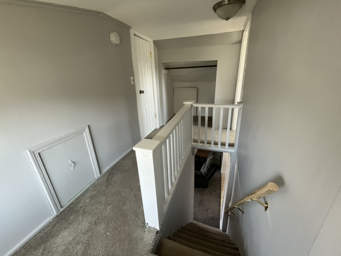 421 Minnesota Ave - Photo 3 of 8