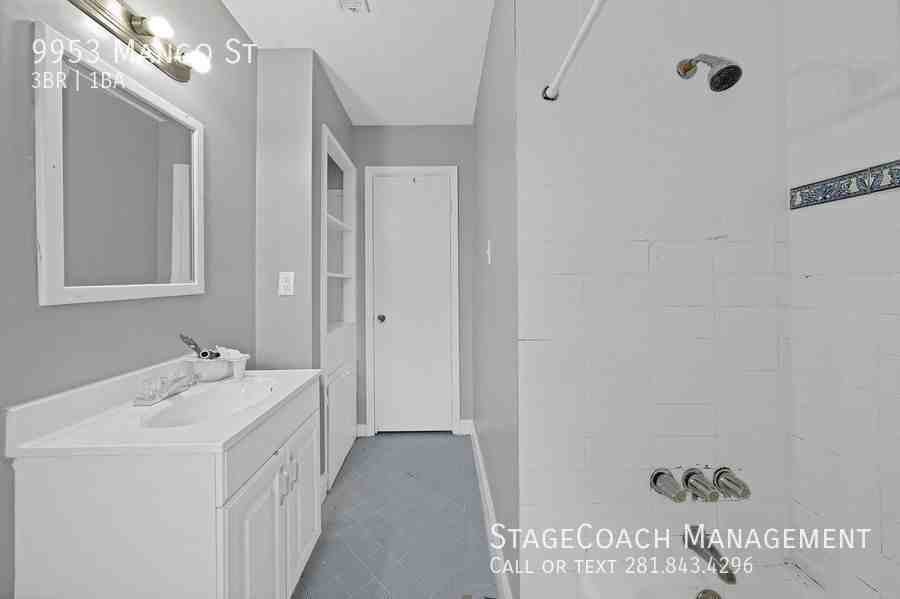 9953 Mango St - Photo 6 of 23