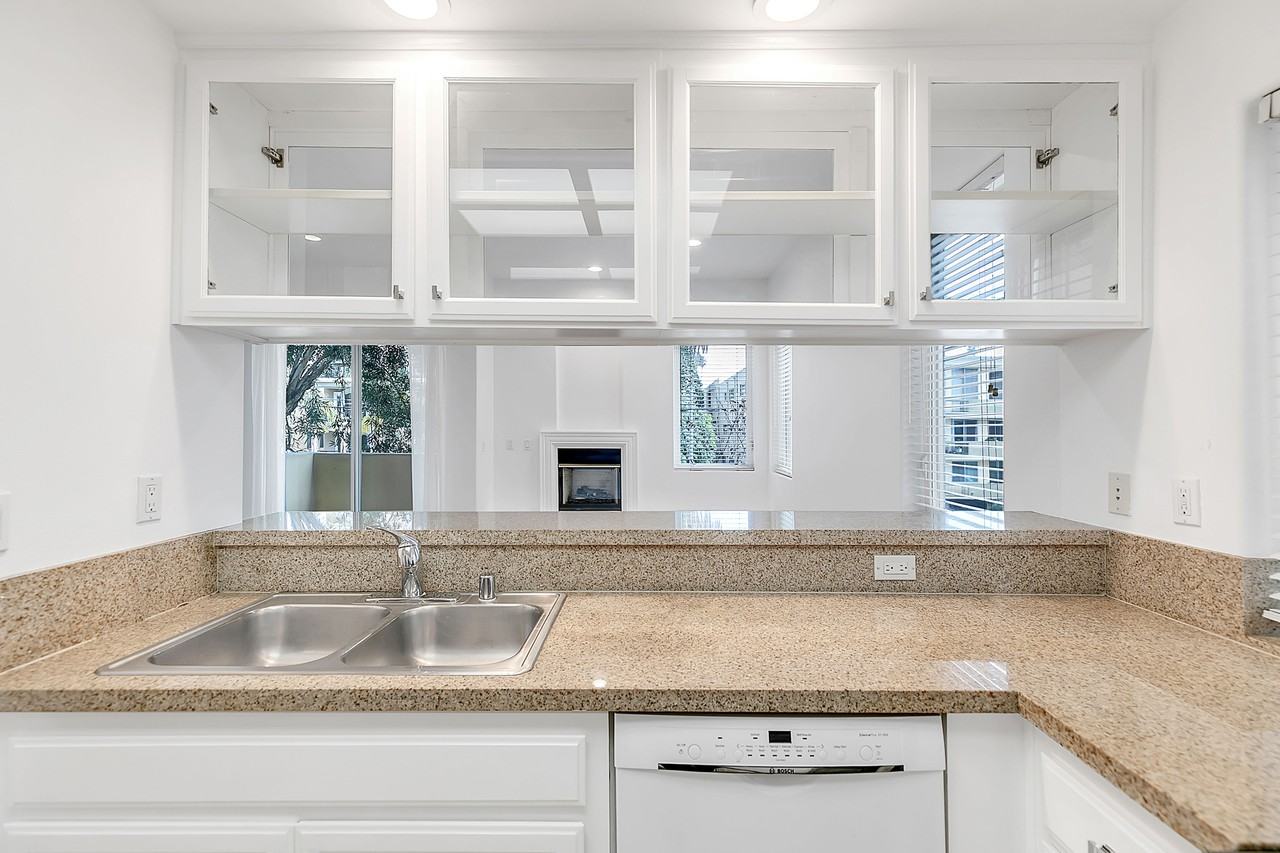 11961 Montana Ave #104