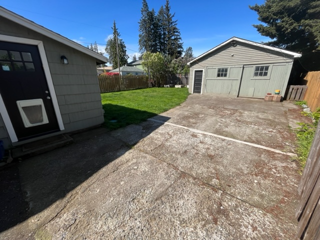 1302 18th St - Photo 3 of 15