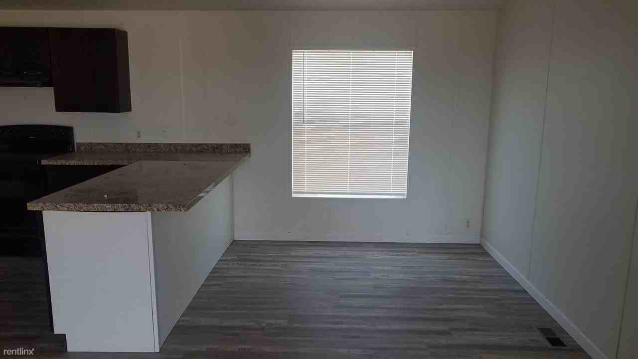 2332 N 431st Ave - Photo 2 of 9