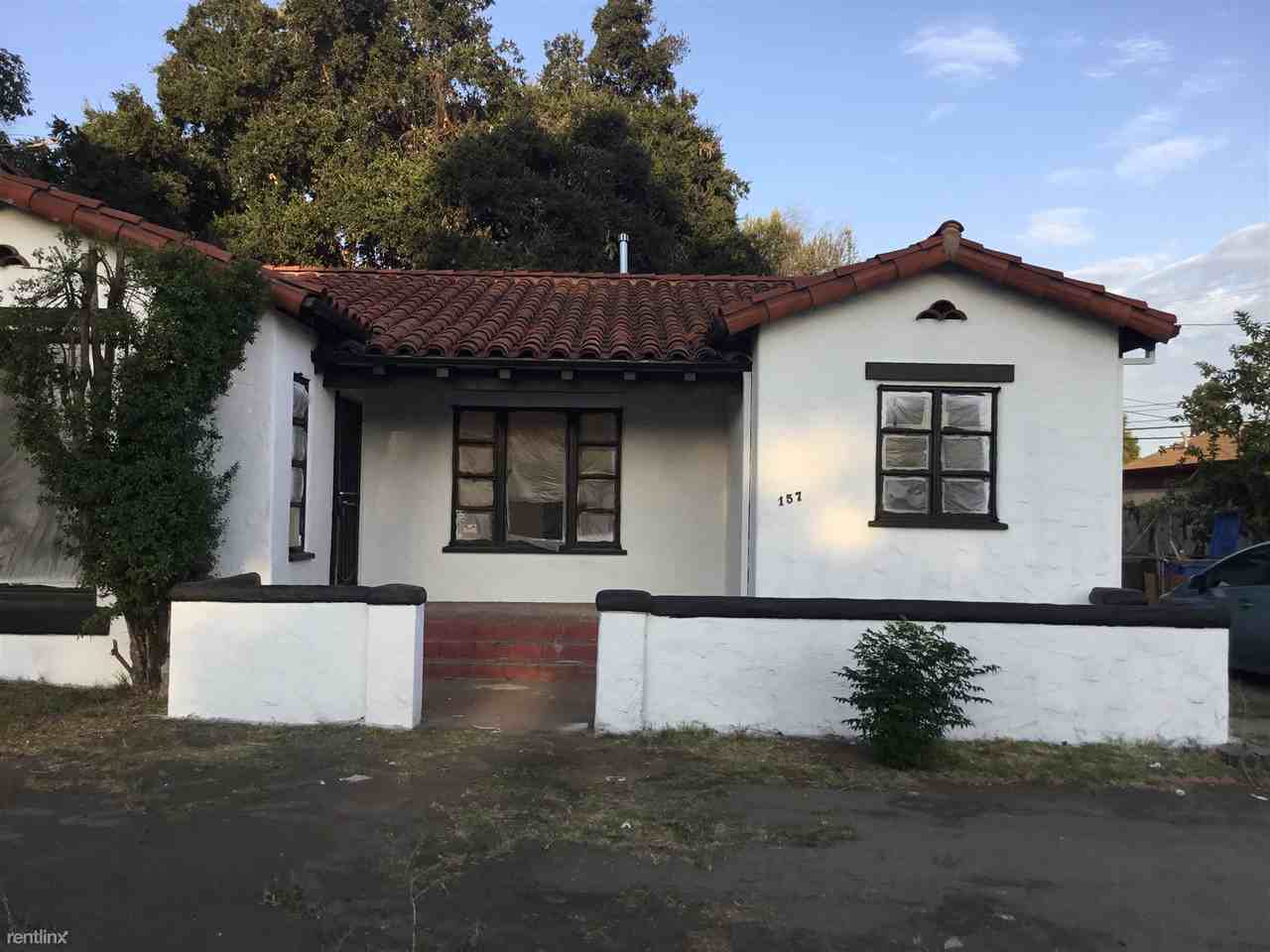 1574 N Orange Grove Ave - Photo 2 of 15