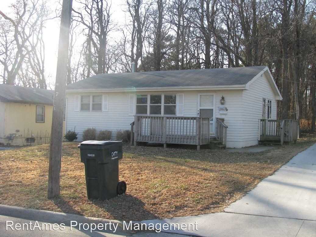 1513 Summit Ave - Photo 2 of 15