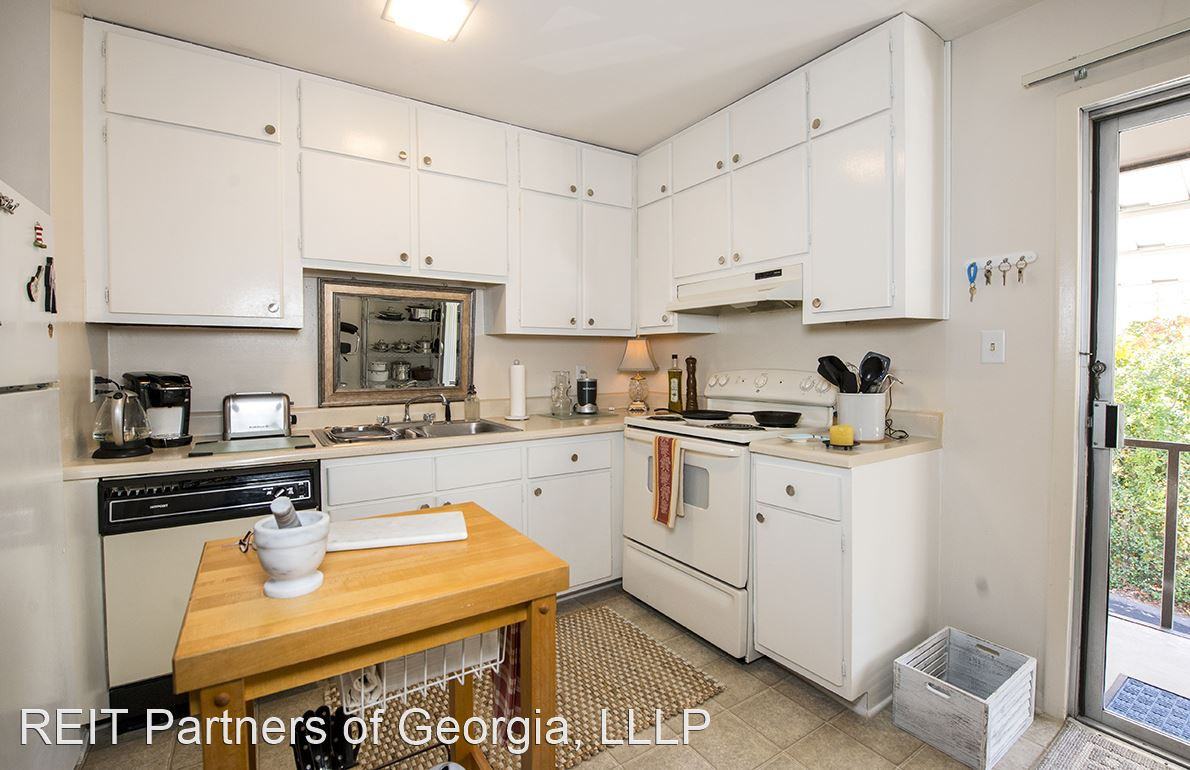 1526 Dresden Drive NE - Photo 2 of 14