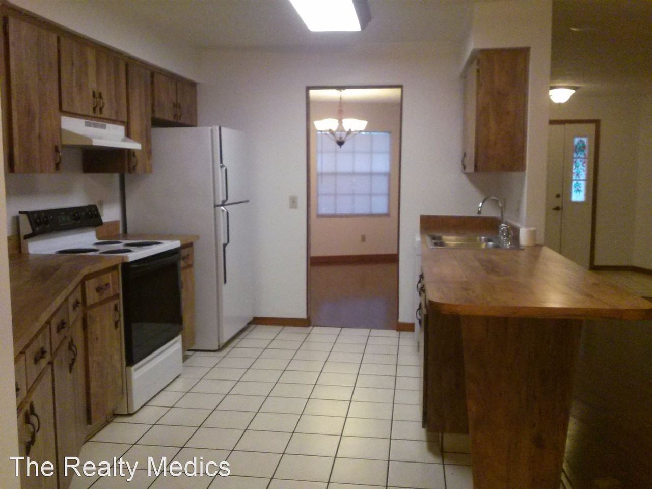 1107 Mook St - Photo 3 of 8