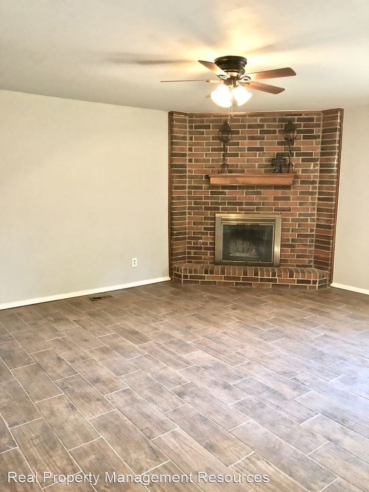 12504 Whispering Hollow Dr - Photo 3 of 16