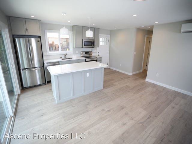 1010 22nd Ave - Photo 3 of 13