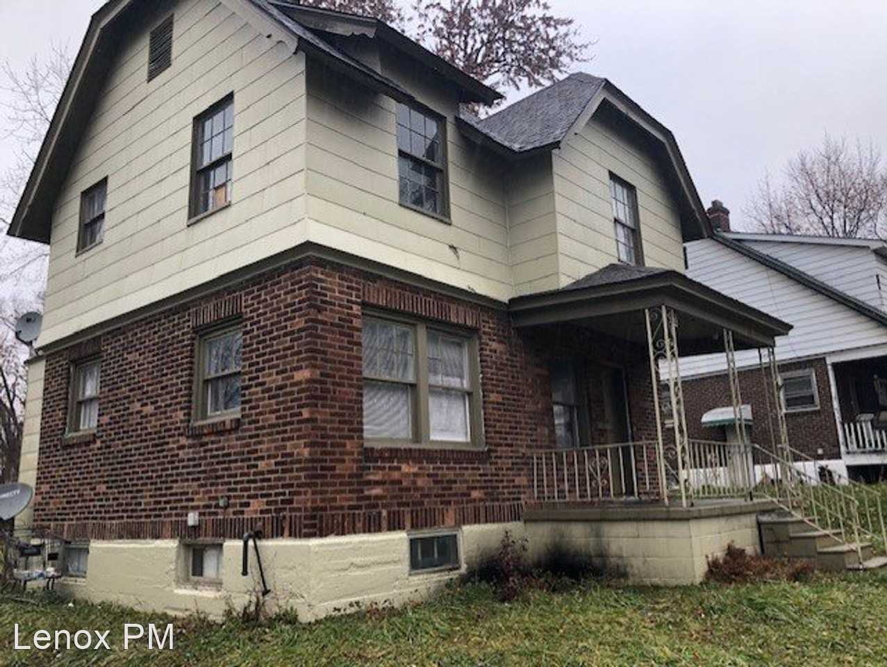 207 Oliver St - Photo 2 of 7