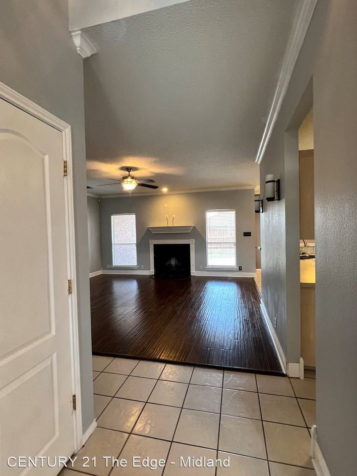 3401 Mark Ln - Photo 2 of 16