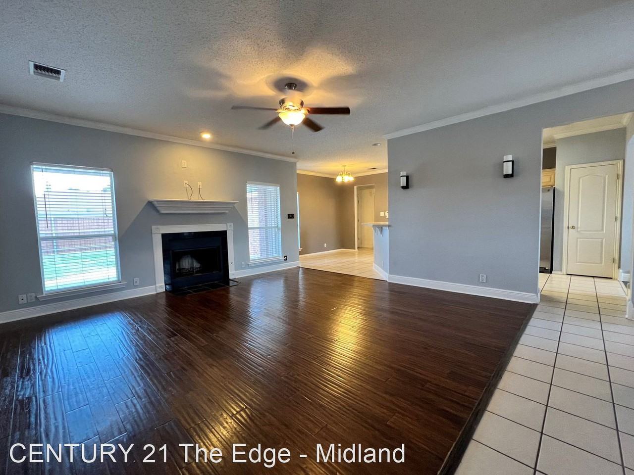 3401 Mark Ln - Photo 3 of 16