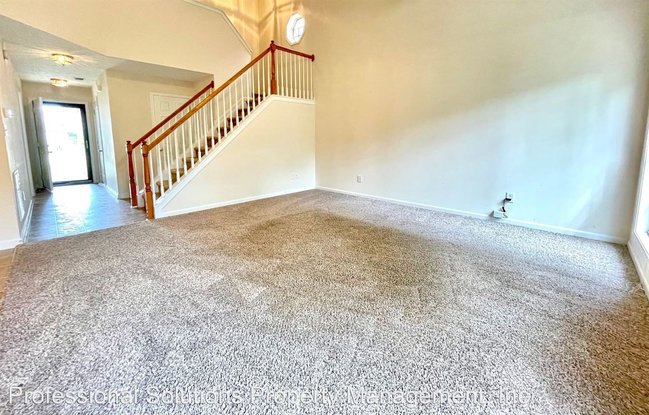 221 Prescott Ln - Photo 3 of 3