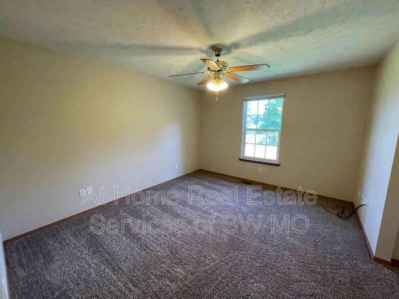 4305 W La Siesta St - Photo 5 of 9