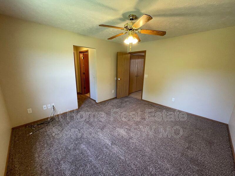 4305 W La Siesta St - Photo 6 of 9
