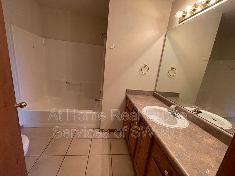 4305 W La Siesta St - Photo 7 of 9