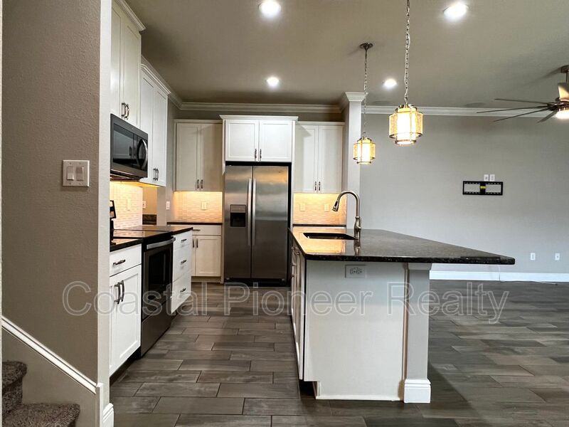 18814 Cornuta St - Photo 6 of 45