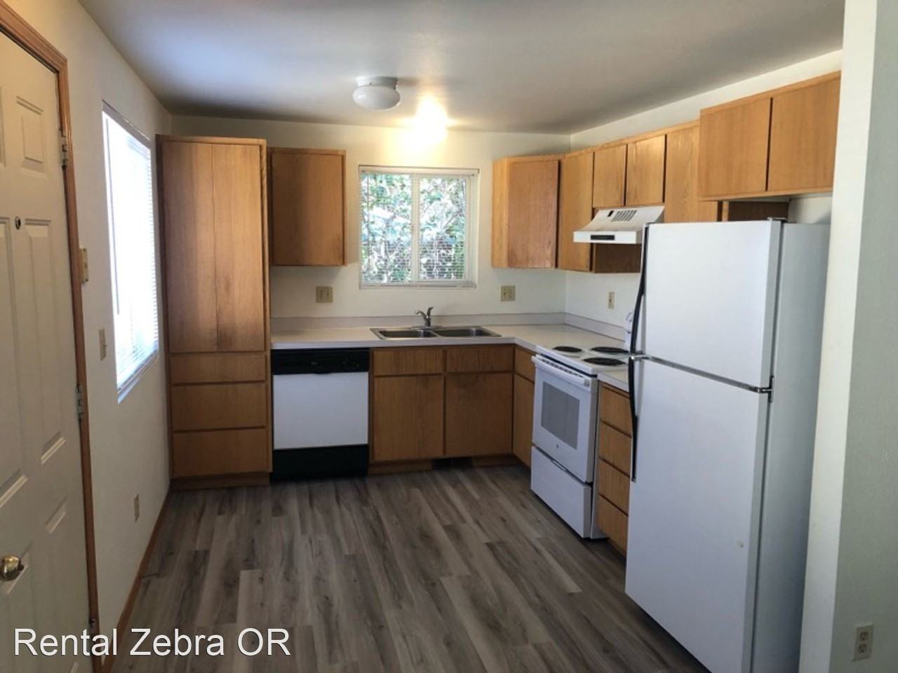 1812-1818 NE Wichita Way - Photo 3 of 10