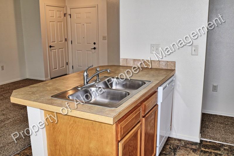 1035 W Pine Ave #4 - Photo 5 of 14