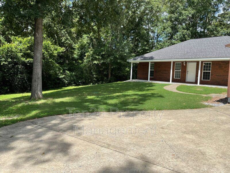 4508 Auburn Rd #D - Photo 3 of 30