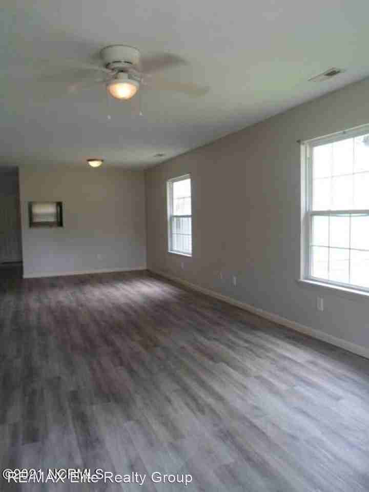 104 Evergreen Dr - Photo 2 of 22