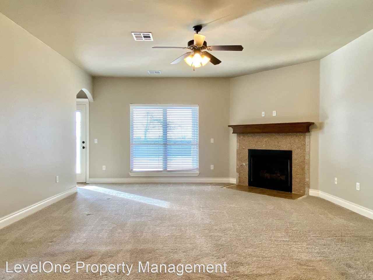 8100 Nw 158th St - Photo 2 of 22