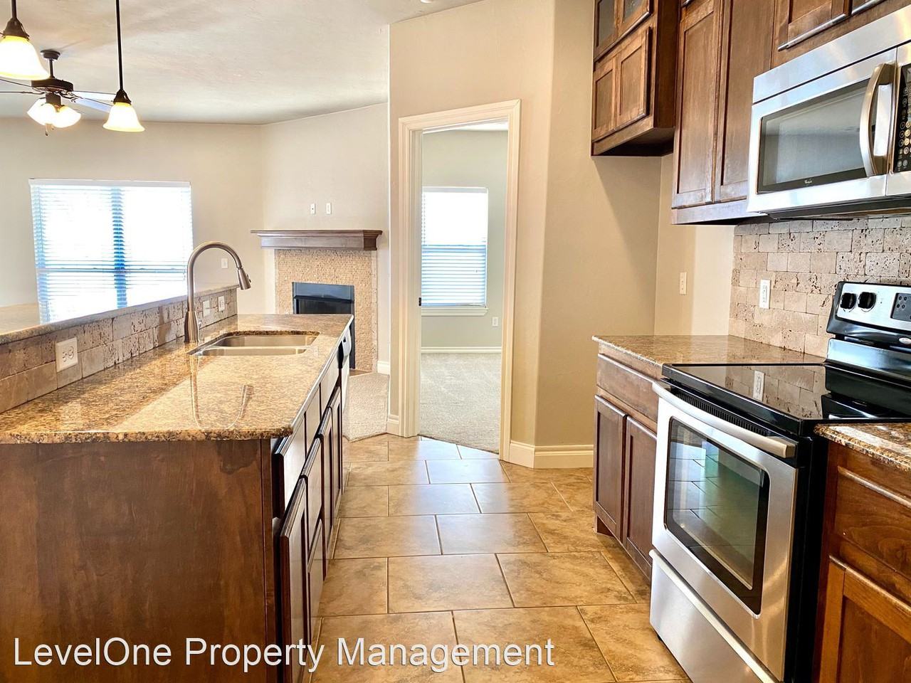 8100 Nw 158th St - Photo 3 of 22