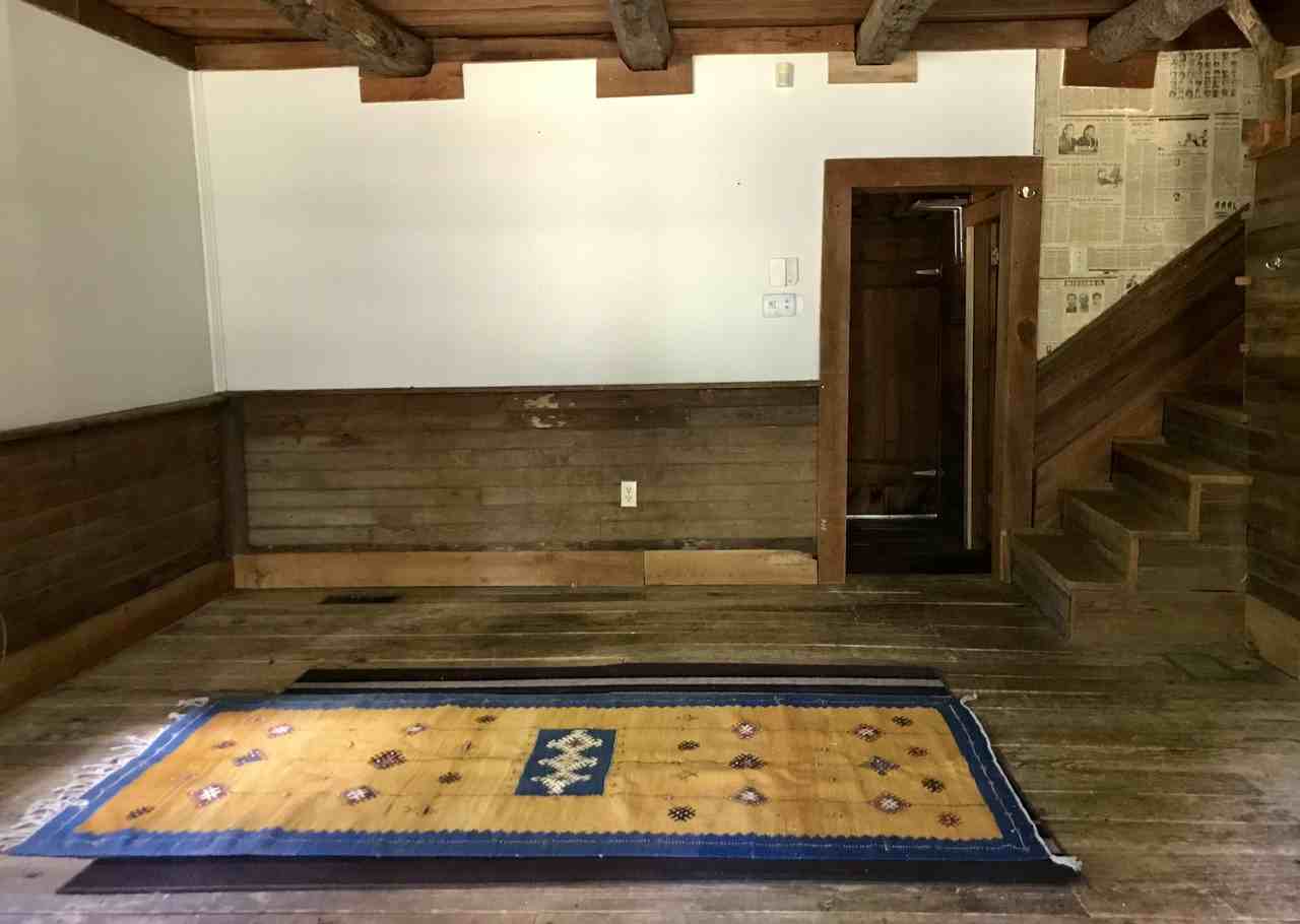 1056 Old Bridgeport Rd - Photo 5 of 14