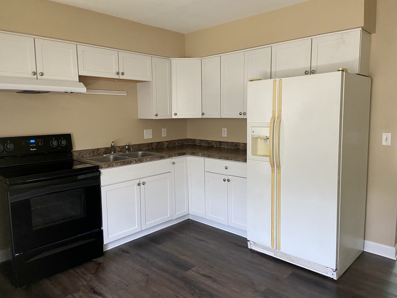 376 Hope Ave - Photo 3 of 9