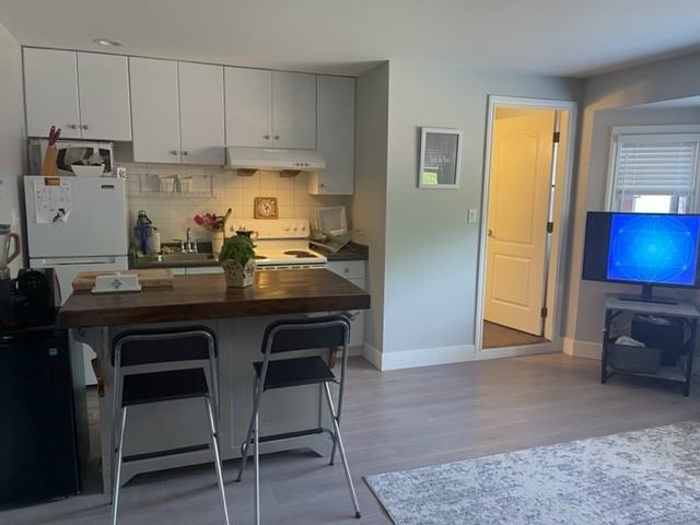Handsworth Rd & Capilano Rd - Photo 2 of 10