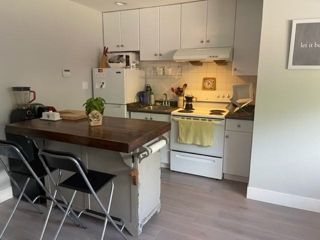 Handsworth Rd & Capilano Rd - Photo 3 of 10