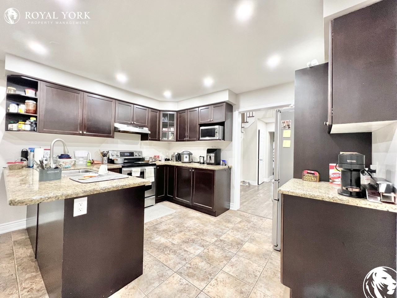 8 Carter St - Photo 2 of 31