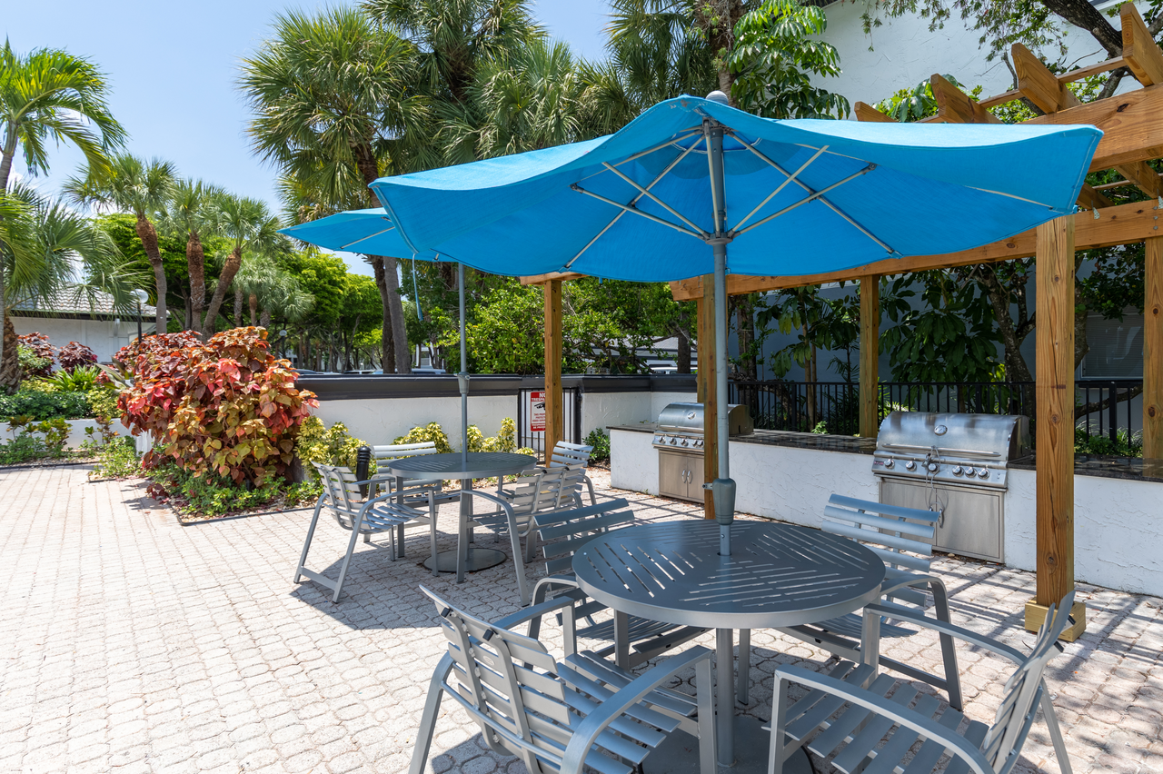 Valencia at Doral - Photo 6 of 49