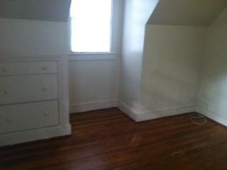 122 Maywood Ln - Photo 3 of 14