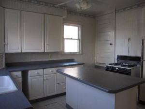 326 Perry St - Photo 2 of 5