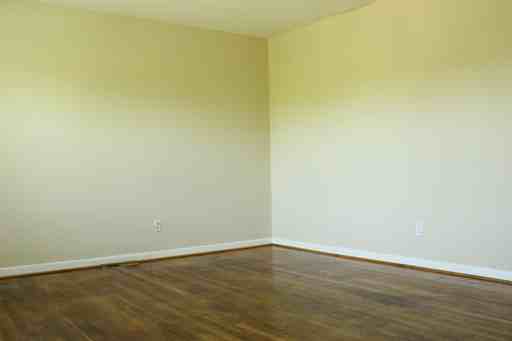 1000 Treadway Ct - Photo 2 of 11