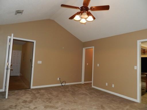 18472 Thoroughbred Dr - Photo 2 of 5