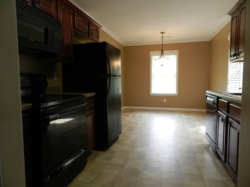 18472 Thoroughbred Dr - Photo 3 of 5