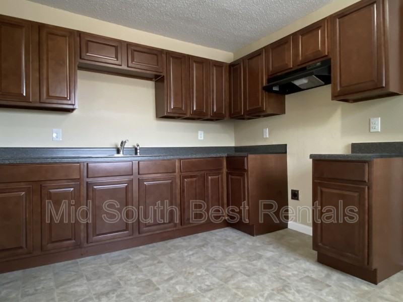 1300 N Olive St - Photo 3 of 6