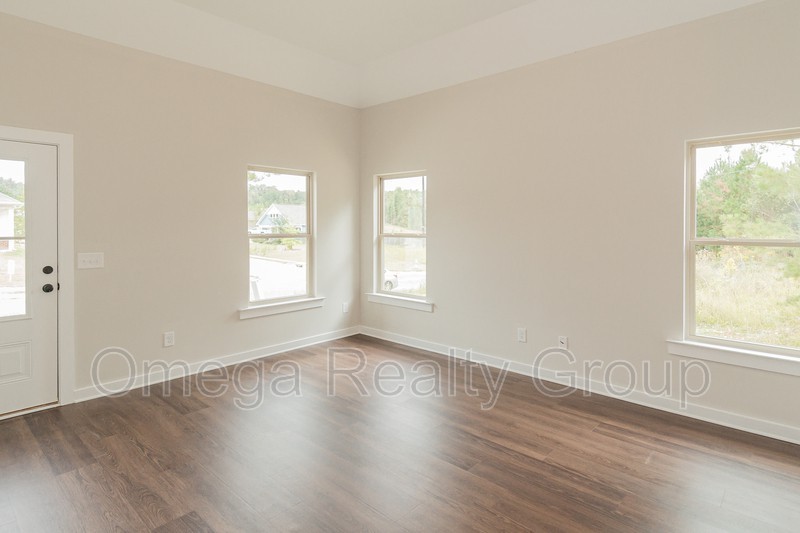 200 Cedar Rdg - Photo 6 of 40
