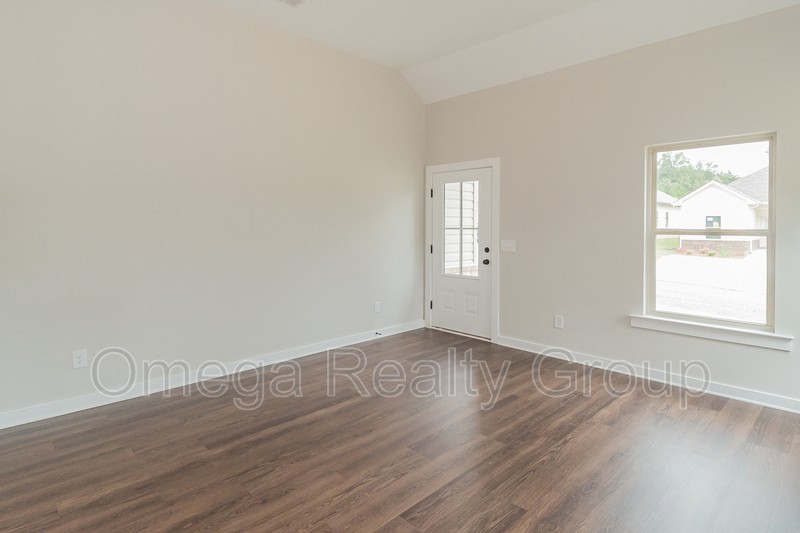 200 Cedar Rdg - Photo 7 of 40