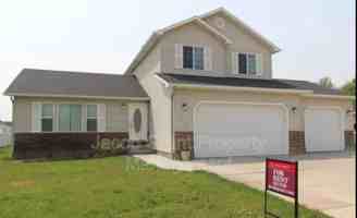 featured image of 3850 E Deer Crk