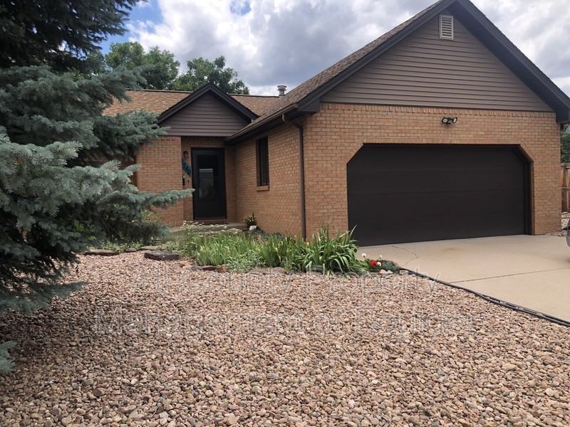 1740 Grape Ave - Photo 3 of 28