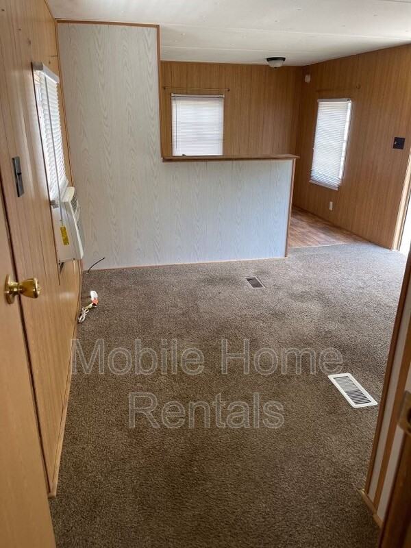 811 W Gold St Trlr 15 - Photo 3 of 8