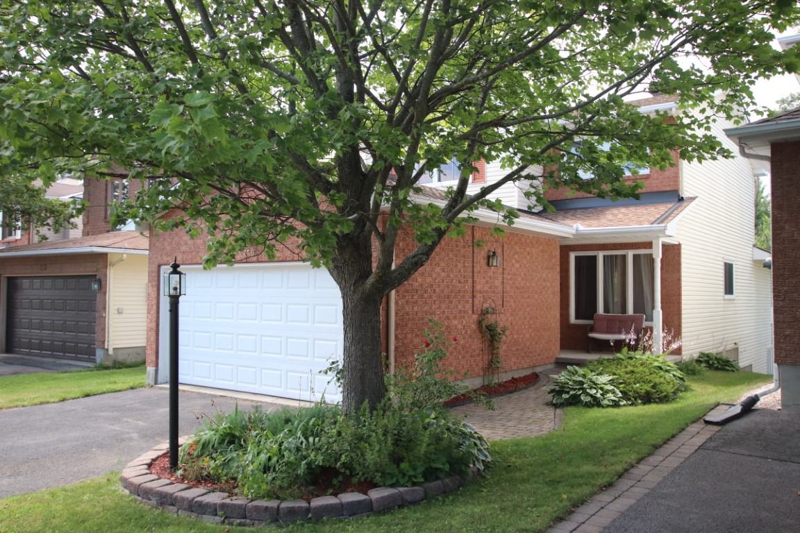 150 Moresby Dr - Photo 3 of 35