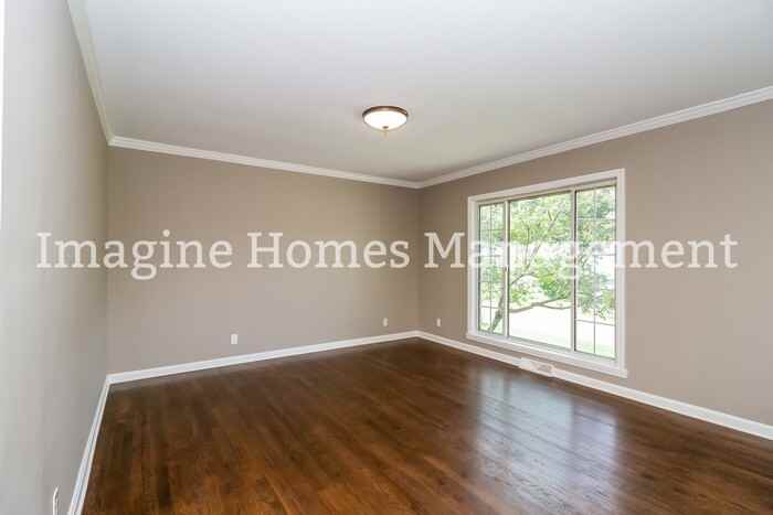 1472 Montegor Dr - Photo 3 of 16