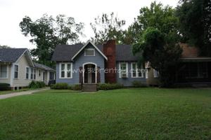 featured image of 3422 Beverly Pl