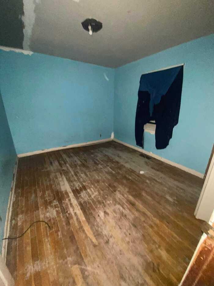 607 Thomas St - Photo 3 of 7