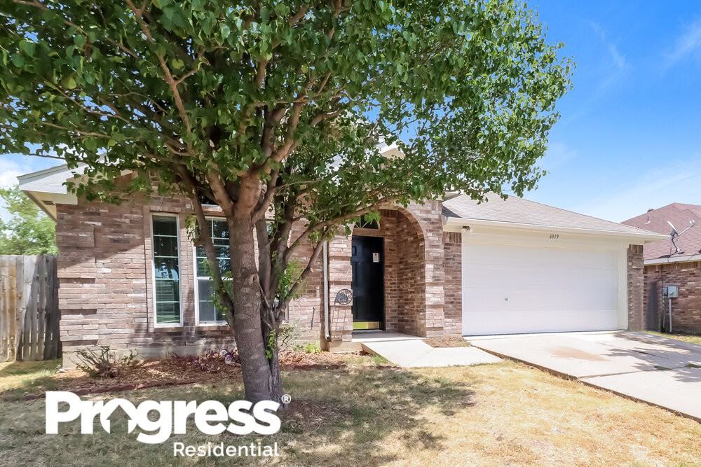 6919 Misty Meadow Ln - Photo 3 of 21