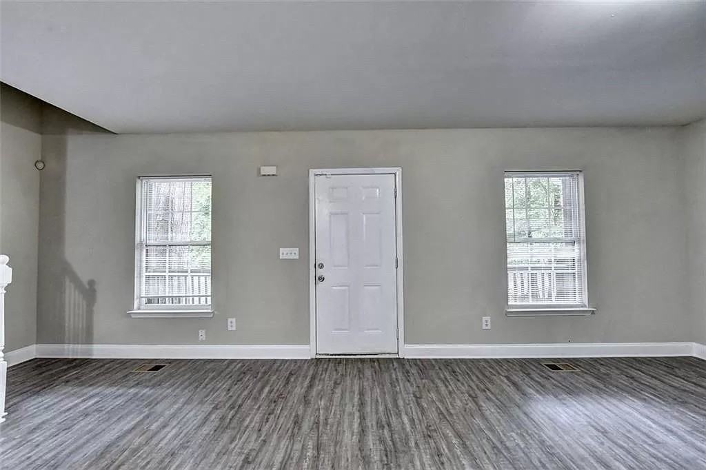 506 Mcwilliams Rd Se - Photo 6 of 11