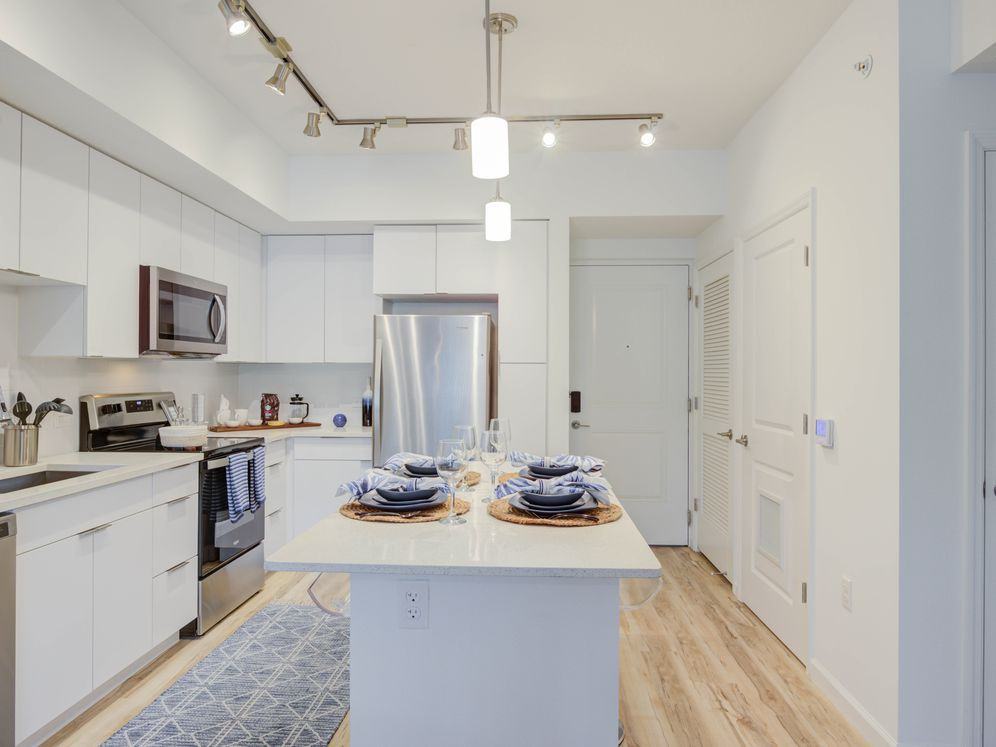 Avalon Miramar Park Place - Photo 3 of 43