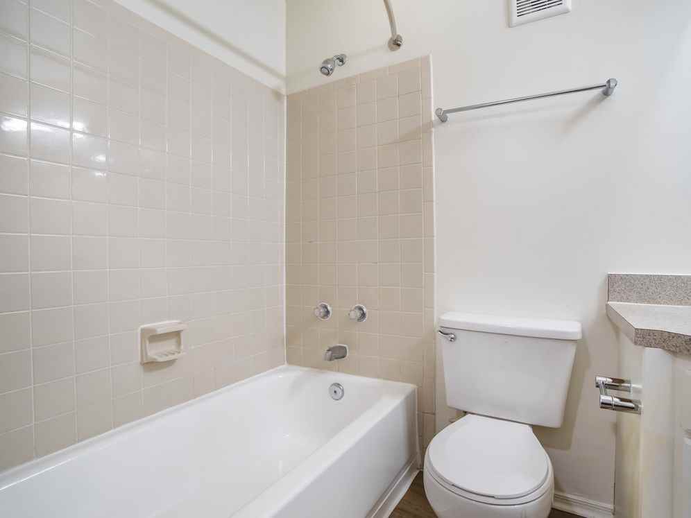 eaves Fair Lakes - Photo 2 of 38